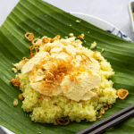 Cơm nếp cuộn lá chuối