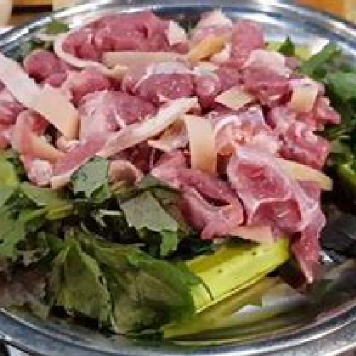 Thịt dê hấp lá tía tô