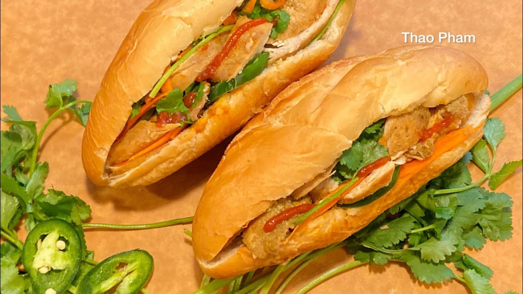 Bánh mì gà thơm bổ dưỡng