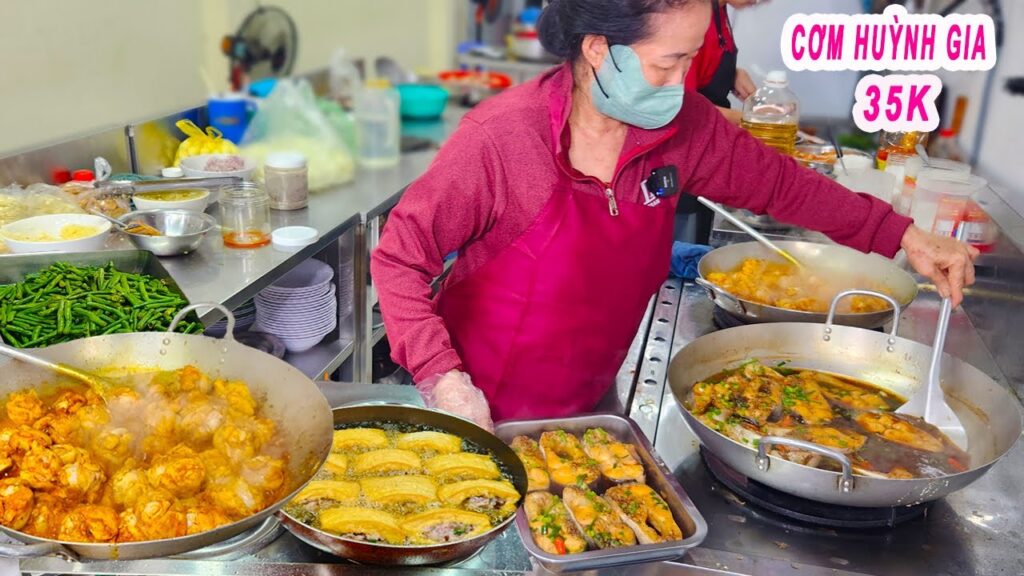 'Cực phẩm' Cá Cơm Rim Thịt 40K | Quy trình nấu nhiều món ngon ở Sài gòn 1761851858 maxresdefault